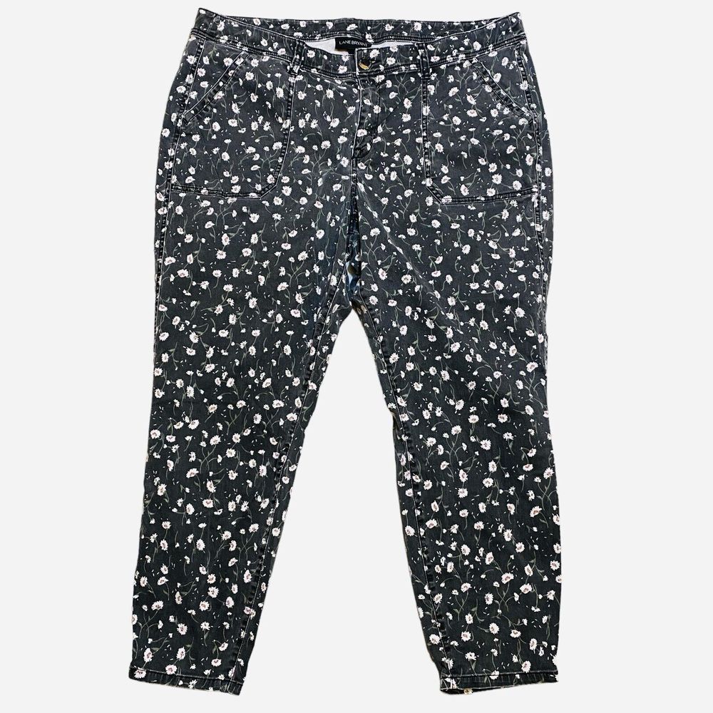 Lane Bryant Black & Multi Floral Stretch  Cropped Pants Women’s Plus Size 22